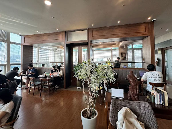 서대문구 독수리다방 내부 인테리어