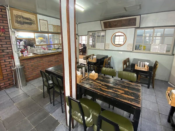 진주시 천황식당 내부 인테리어