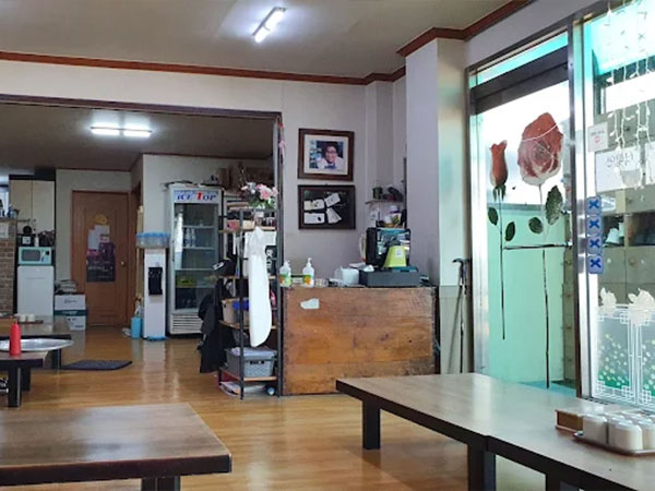 유성구 강태분할머니묵집 내부 인테리어