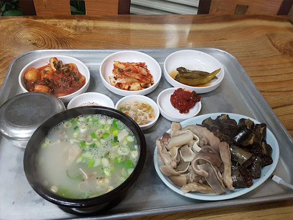 청원군 옥산장날순대 대표 음식
