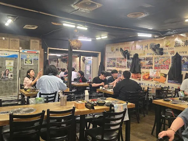 마포구 마포진짜원조최대포 내부 인테리어