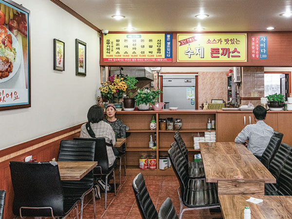 광명시 오뚜기돈까스 내부 인테리어