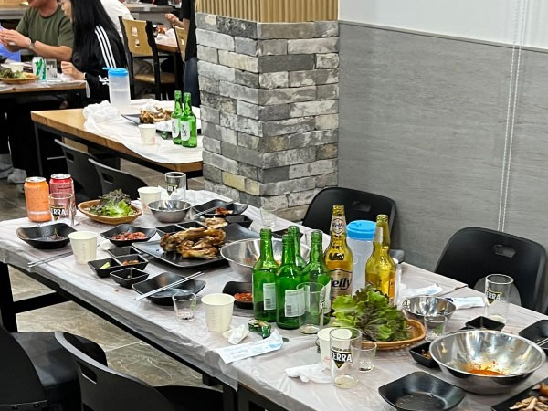 연천군 할매왕족발 내부 인테리어