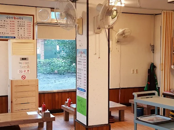 여주시 남한강송어횟집 내부 인테리어