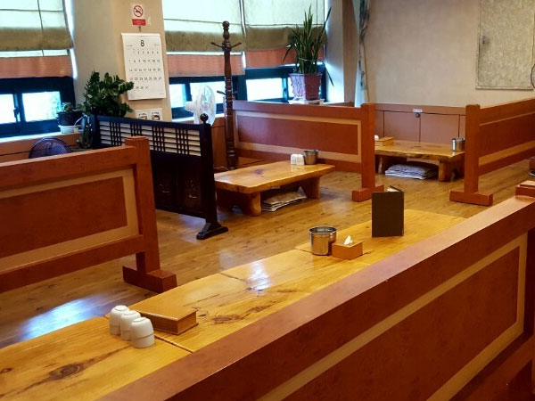 이천시 마산아구이천쌀밥 내부 인테리어