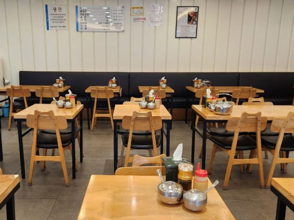 중구 오장동함흥냉면 내부 인테리어