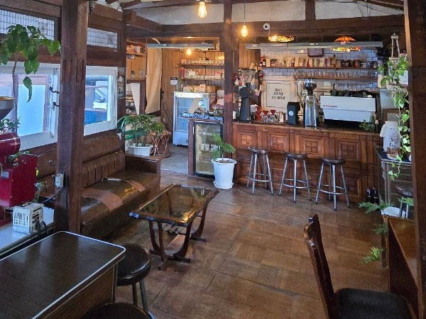 춘천시 크로프트커피 내부 인테리어