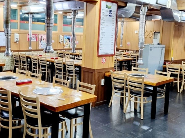 홍천군 홍천원조화로구이 내부 인테리어