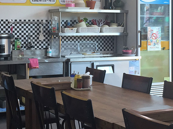 강릉시 만춘루 내부 인테리어