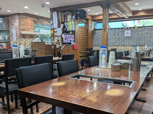 중구 무교동 북어국집 내부 인테리어