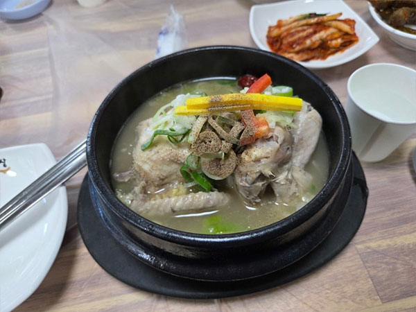 괴산군 중앙닭집식당 대표 음식