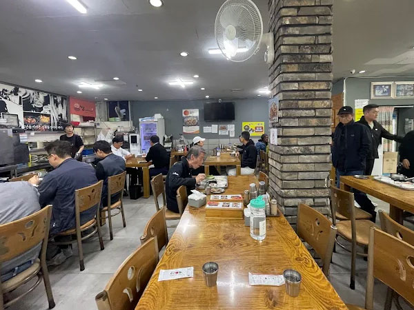 성북구 쌍다리식당 내부 인테리어