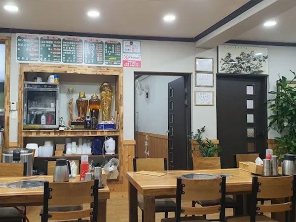 서구 남해복국 내부 인테리어