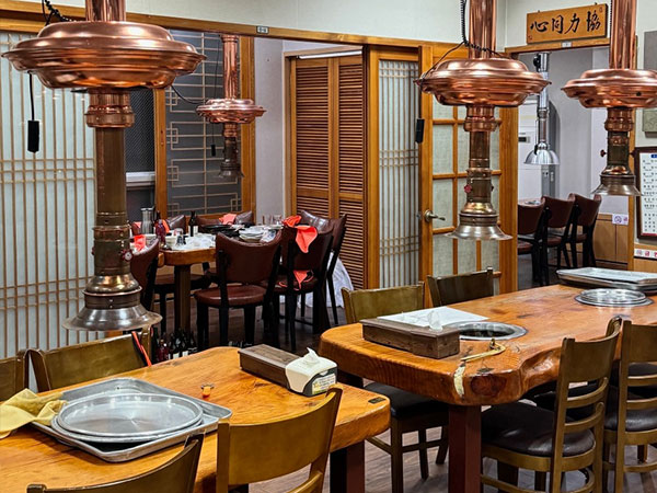 서구 옛날오막집 내부 인테리어