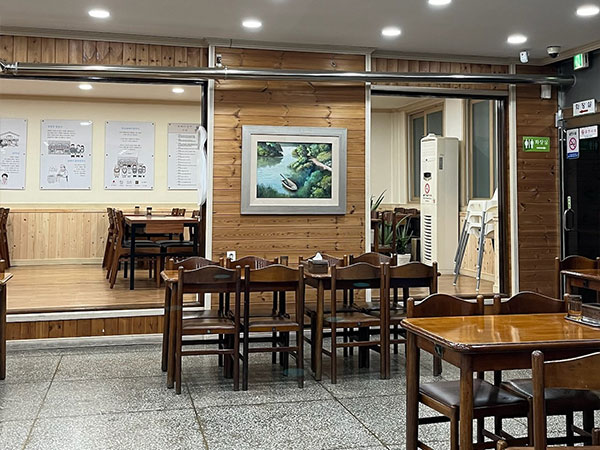 군산시 뽀빠이냉면 내부 인테리어