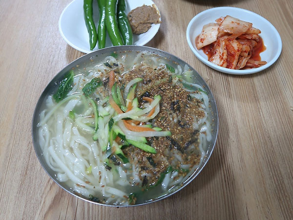 중구 합천할매손칼국수 대표 음식