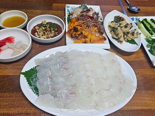 제주시 소라횟집 대표 음식