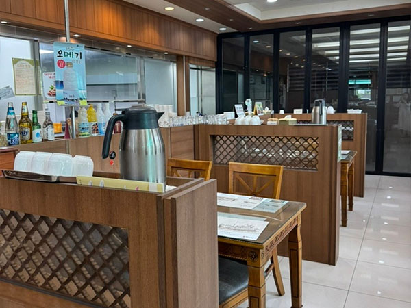 제주시 도라지식당 내부 인테리어