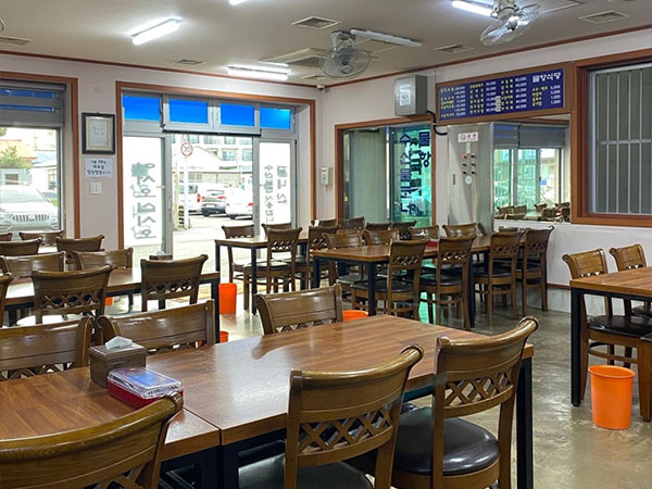 제주시 물항식당 내부 인테리어