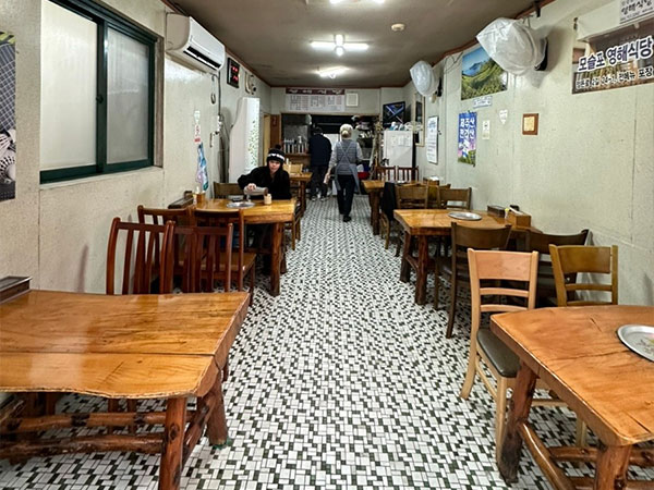 서귀포시 영해식당 내부 인테리어