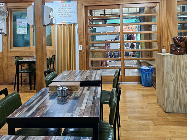 포항시 남구 할매손칼국수 내부 인테리어