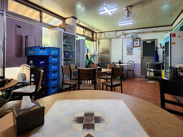 포항시 남구 까꾸네모리국수 내부 인테리어