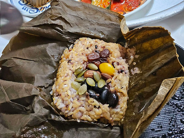 경주시 원조떡갈비 연잎밥