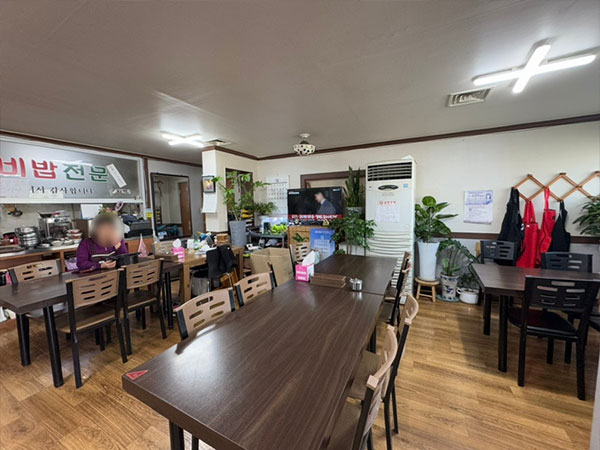 안동시 계림식당 내부 인테리어