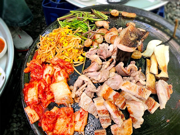 경주시 암행어사 농원 솥뚜껑 장작구이