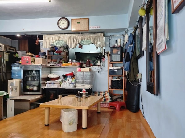 김천시 명성반점 내부 인테리어