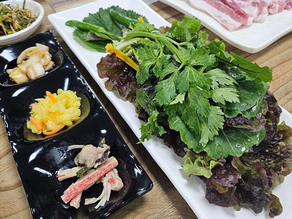 김천시 연화지쌈밥 대표 음식