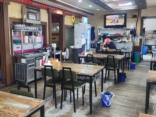 구미시 백두산옛날짜장 내부 인테리어