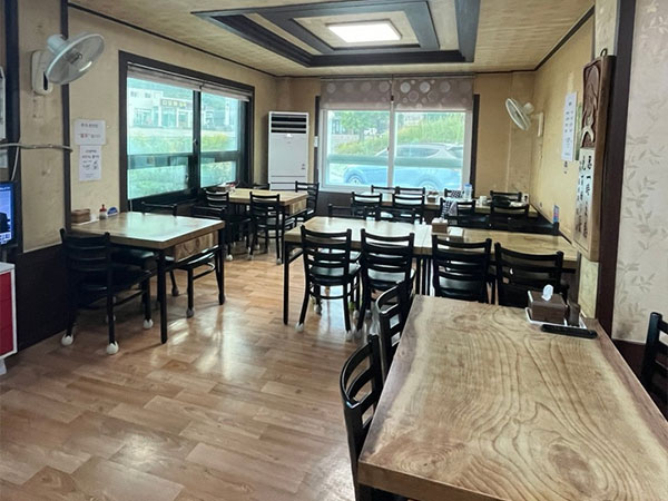 구미시 새월식당 내부 인테리어