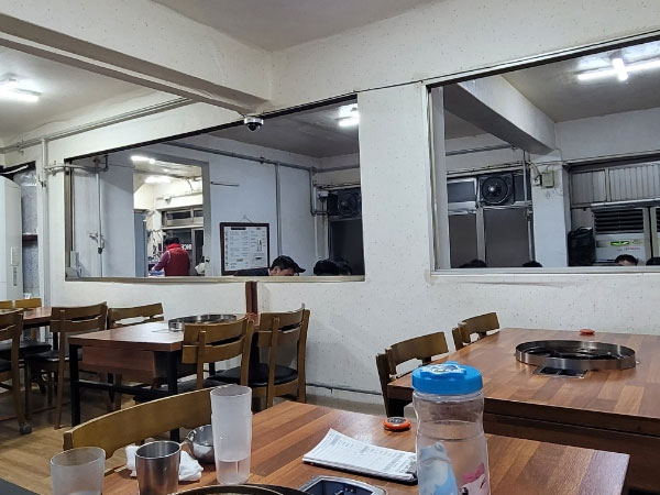 경산시 남산식육식당 내부 인테리어