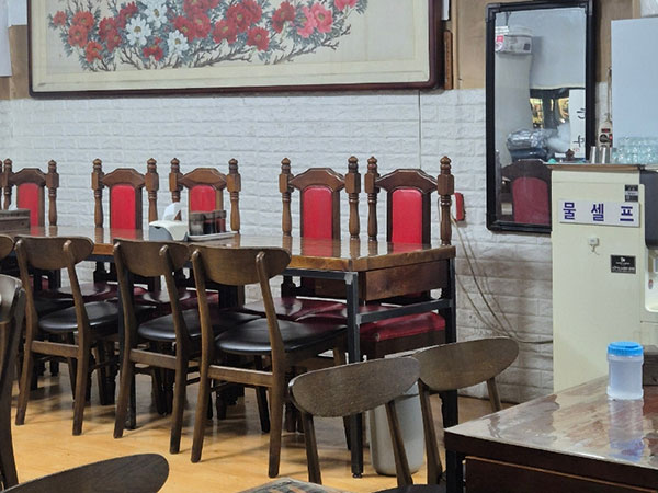 경산시 옛날손짜장 내부 인테리어