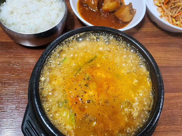 경산시 감나무두부집 대표 음식