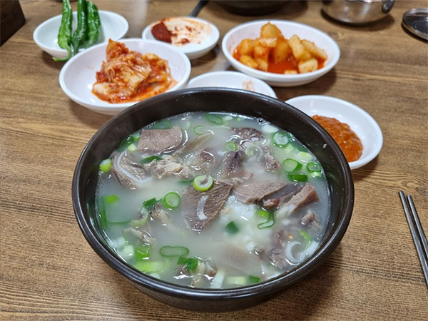 경산시 원조하양할매곰탕 대표 음식