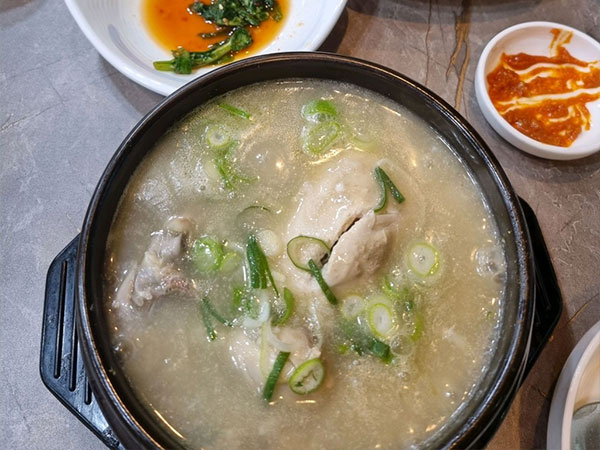 경산시 이우철한방누룽지삼계탕 경산점 대표 음식