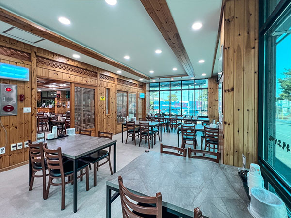 경산시 이우철한방누룽지삼계탕 경산점 내부 인테리어