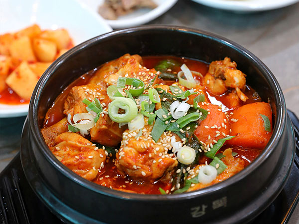 경산시 이우철한방누룽지삼계탕 경산점 닭볶음탕