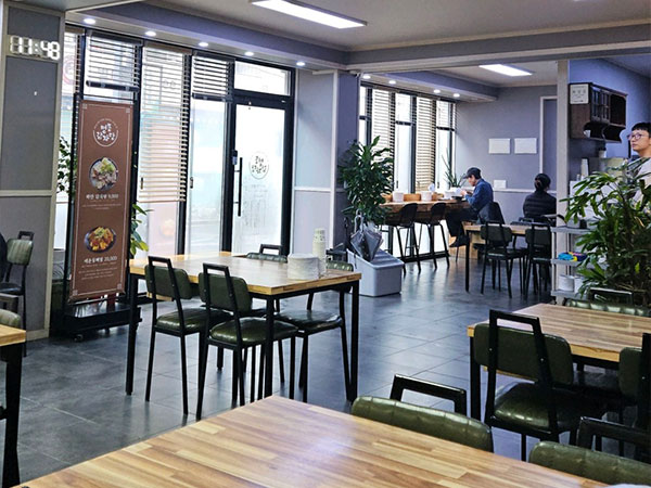 영주시 명동감자탕 내부 인테리어