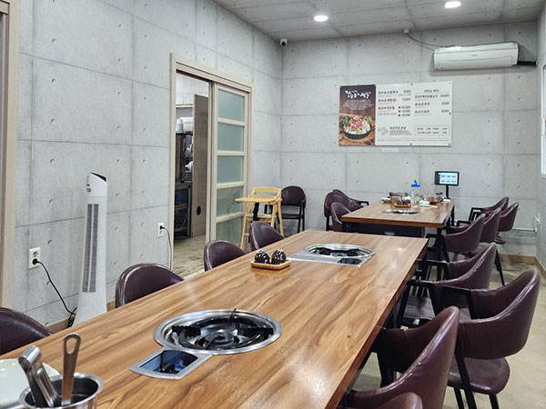 영주시 장수표고식당 내부 인테리어