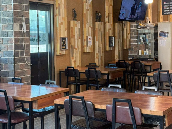 영주시 흥주선비국밥 내부 인테리어