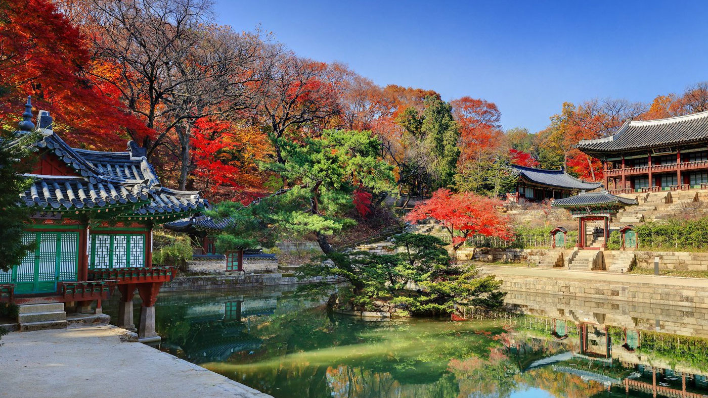 창덕궁 (昌德宮): 자연환경과 조화를 이루는 탁월한 미감