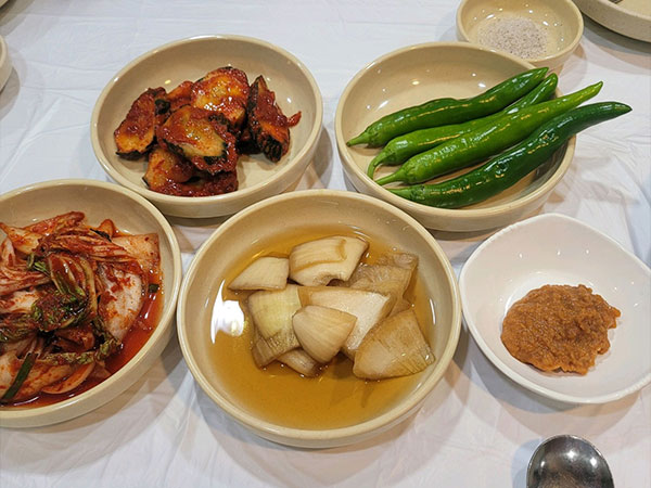 운정식당 밑반찬