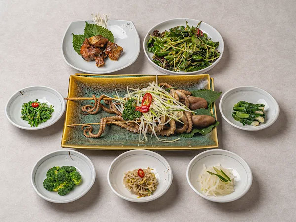 수제함박스테이크, 들기름버섯리조또, 볼로네제파스타 온기종기 대표 음식