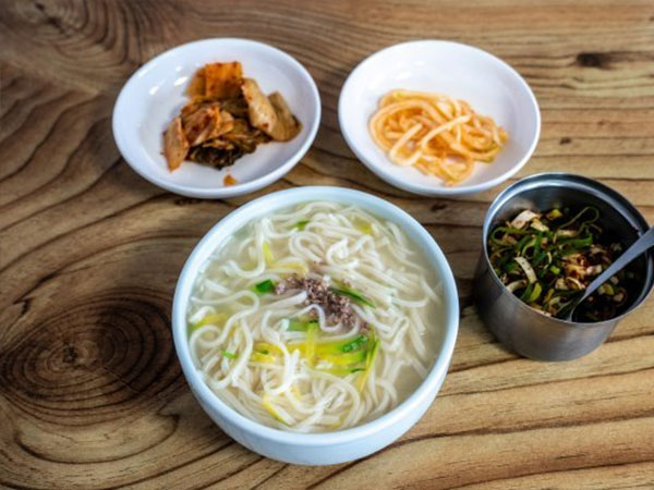 성북구 성북동 국시집 대표 음식