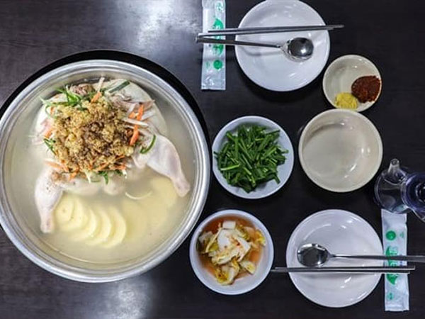 종로구 손가네 닭한마리 대표 음식