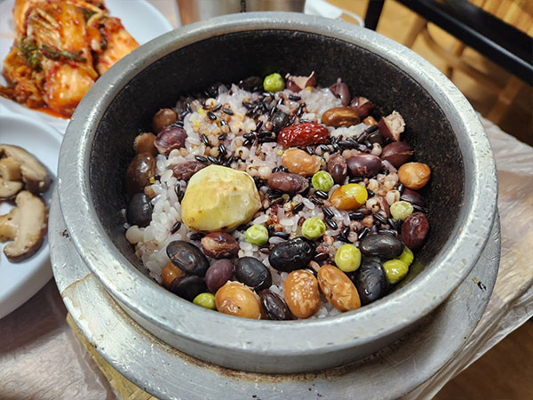 돌산가든 영양 돌솥밥